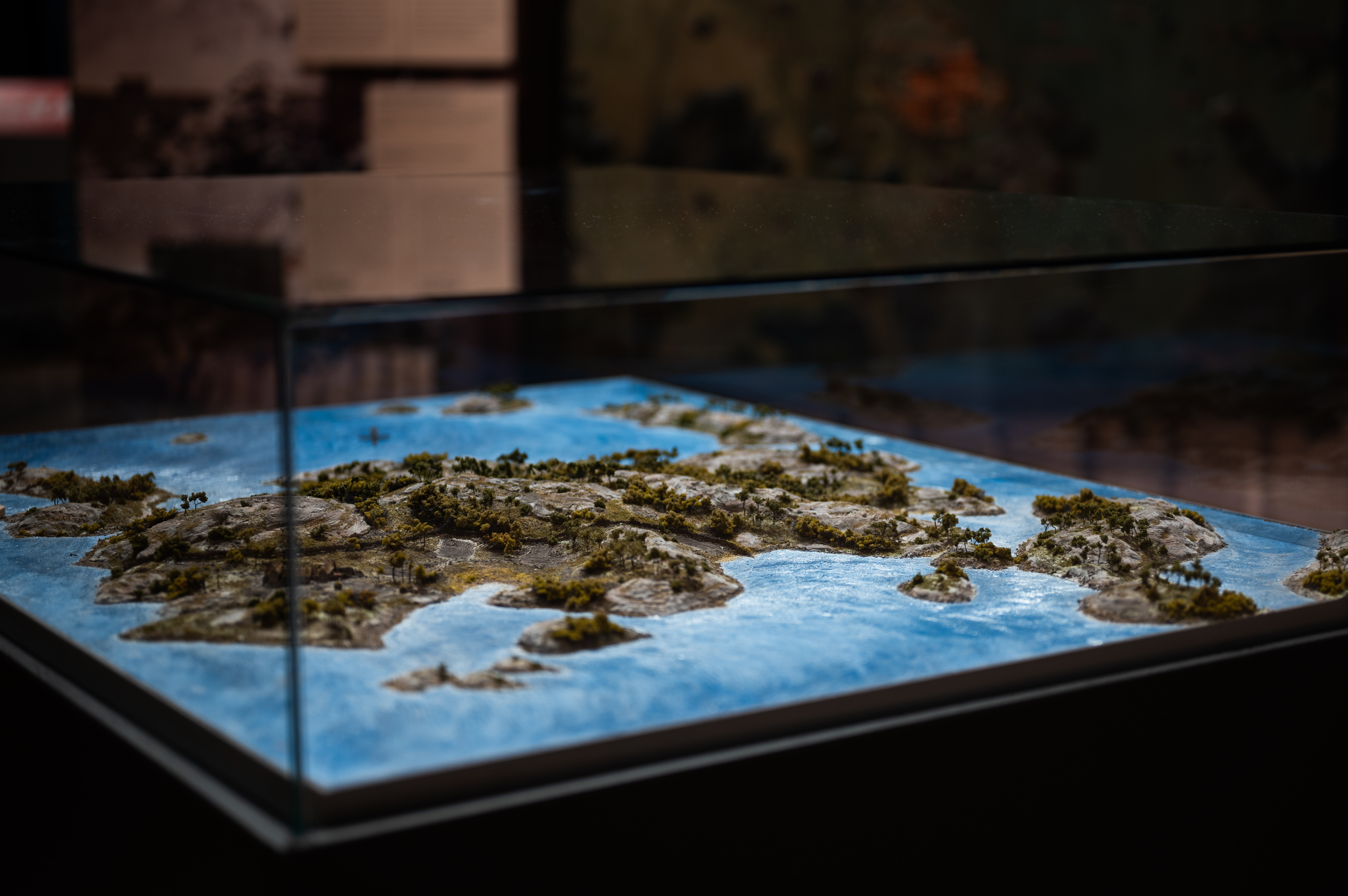 Modell av Karlskronas skärgård i utställningen Skepp & folk på Marinmuseum.
